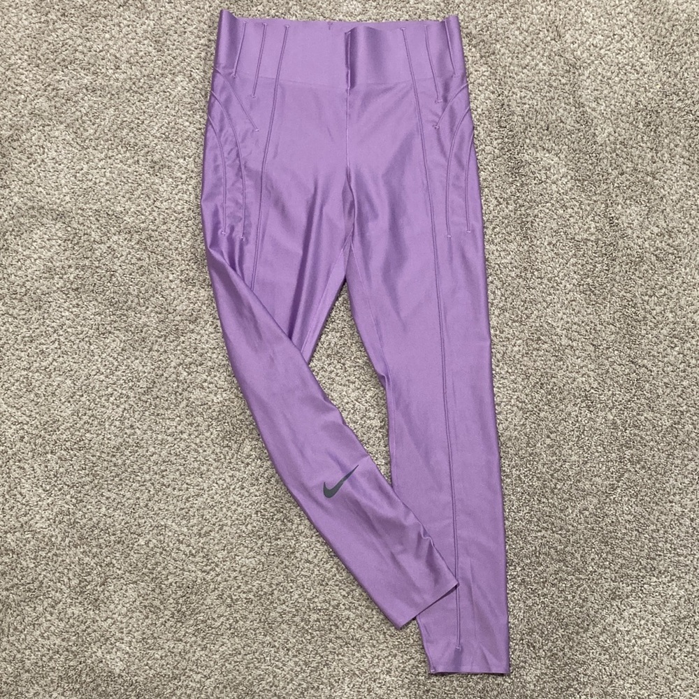 Nike Lilac High-Waist Performance Leggings with Black Swoosh